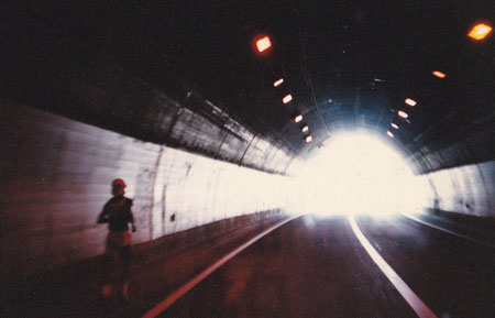 心のトンネル